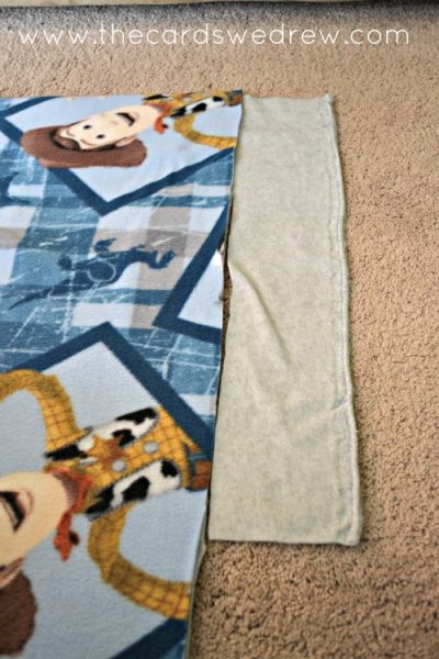 How to Make a Fleece Tie Blanket - The Cards We Drew