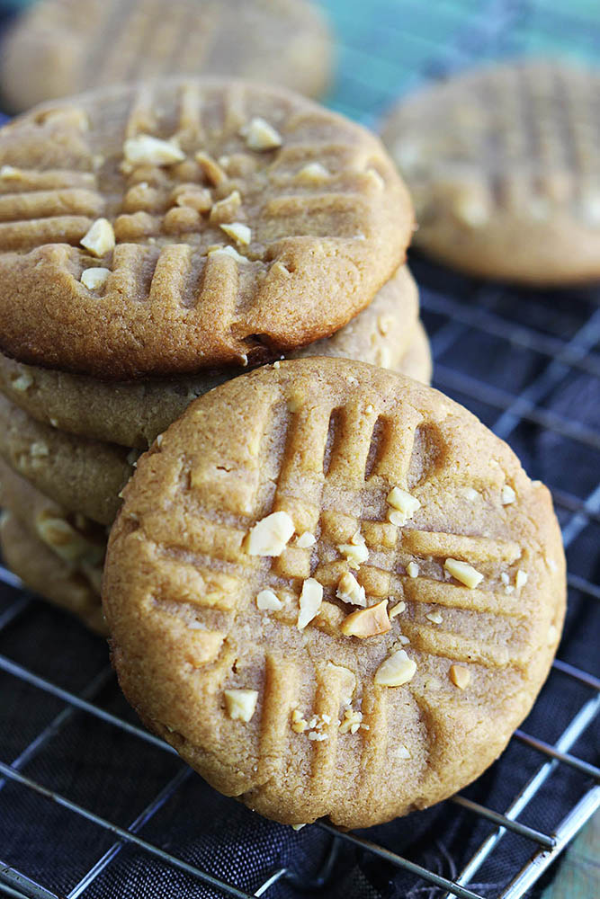 honey-roasted-peanut-butter-cookies-1