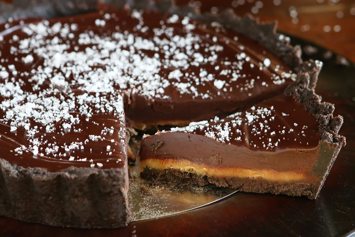 Dark-Chocolate-Salted-Caramel-Oreo-Pie-Recipe-01