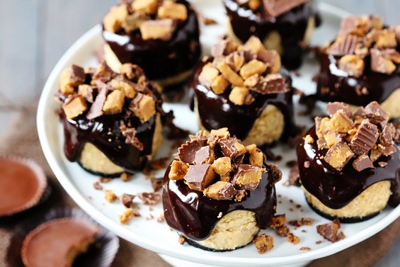 20 Delectable Reese's Recipes | www.thecardswedrew.com