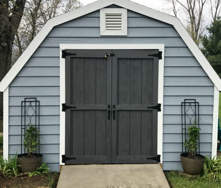 Farmhouse Shed Makeover
