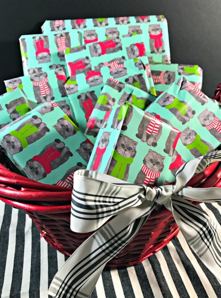 12 White Elephant Gifts + Printable White Elephant Rules
