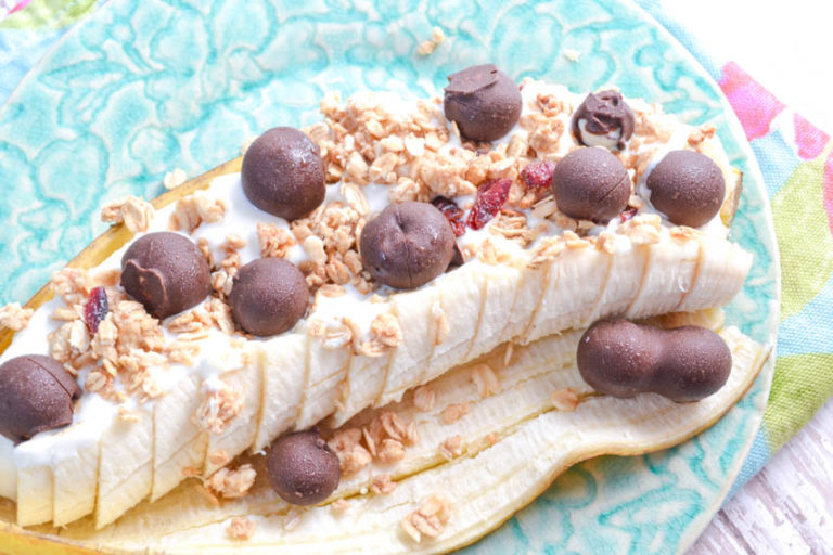 breakfast banana split with greek yogurt
