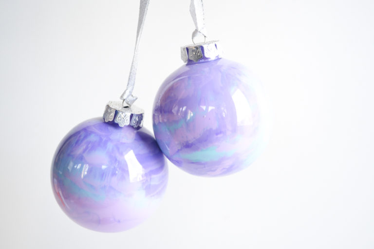 Holographic Marbled Ornaments-03