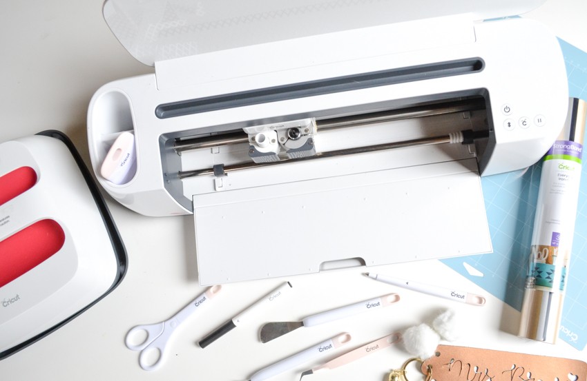 how to cut leather on the cricut maker
