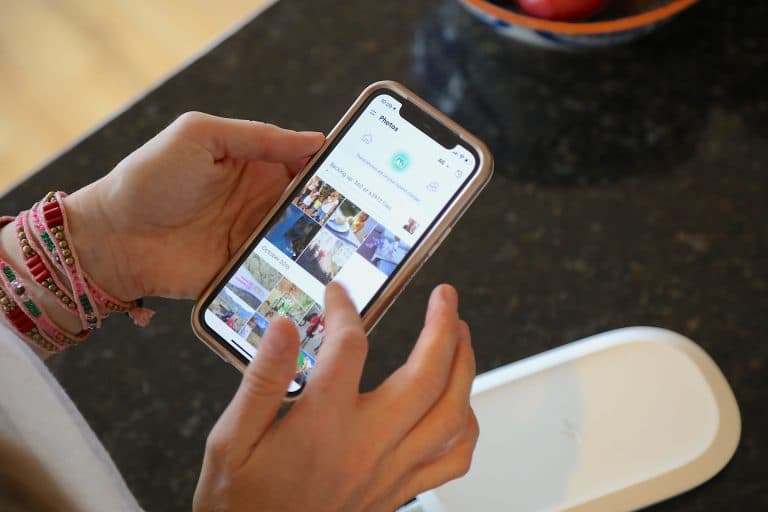 Wireless phone charger and automatic back up all in one device? Yes please!