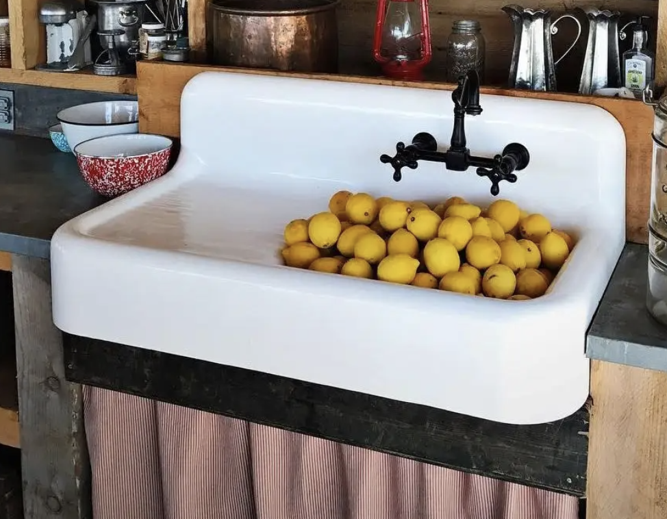 kitchen farmhouse sink